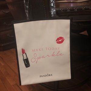 Pandora tote